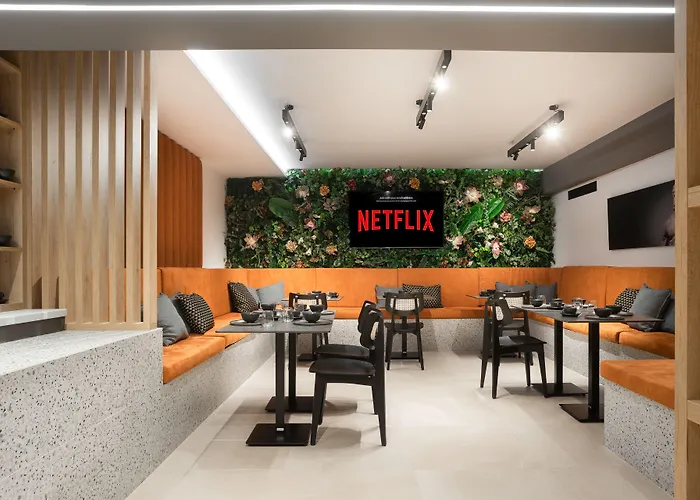 11 Enteka Acropolis Suites